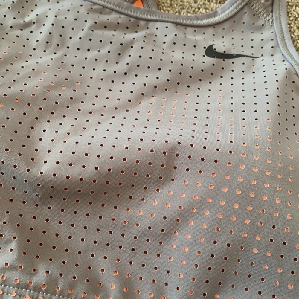 𝅺nike Dri-Fit sports bra; size small - Picture 2 of 4